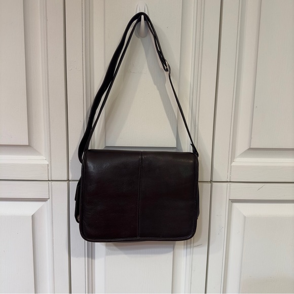 Cape Cod Leather Crossbody Bag - Picture 2 of 7